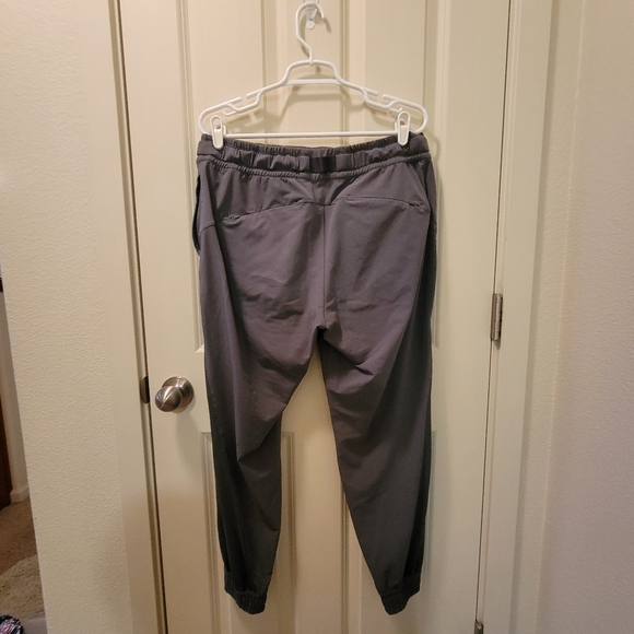 Athleta Olive Green Quest Jogger size 12p - Picture 4 of 9